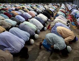 muslims-praying-sm.jpg