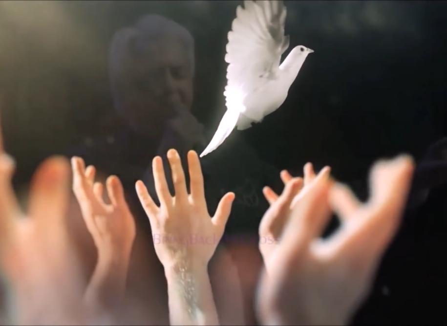 pentecostal-dove+benny-hinn2.jpg