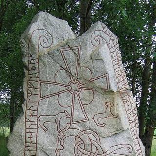 lingsberg-runestone-sweden-sm.jpg