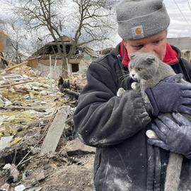ukrainian-man-holding-cat-sm.jpg